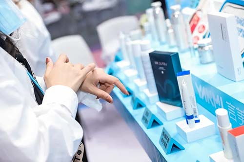 国货绽妍以「光合修护」技术，一马当先拯救受损皮肤屏障